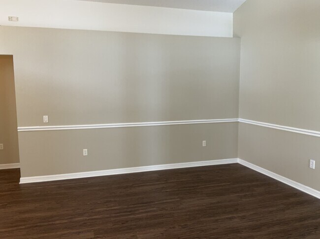 1004 Cristelle Jean Dr, Ruskin, FL 33570 - photo 6