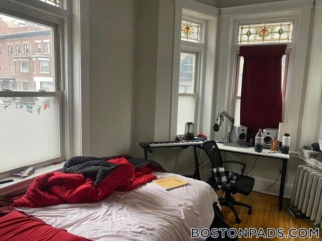 38 Hemenway St unit 2, Boston, MA 02115 - photo 3