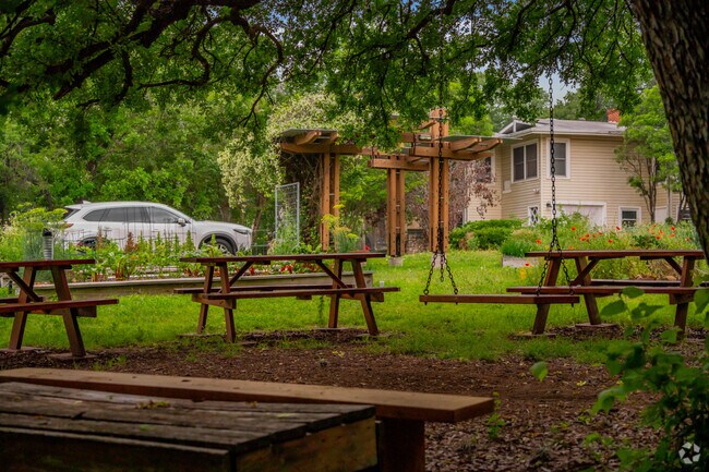 Alamo Heights has a wonderful community garden with places to hangout in the shade.