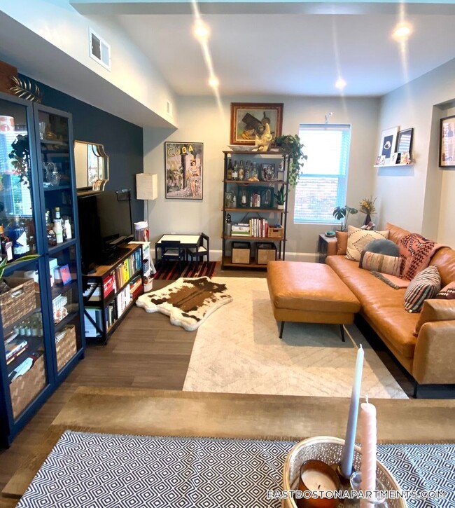147 Cottage St Unit 3, Boston, MA 02128