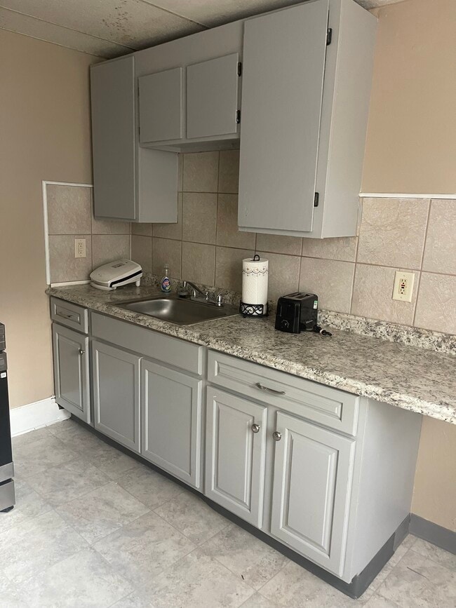 1135 Lancaster Ave unit B, Wilmington, DE 19805 - photo 2