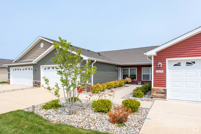 Redwood Macomb, Macomb, MI 48042 - photo 3