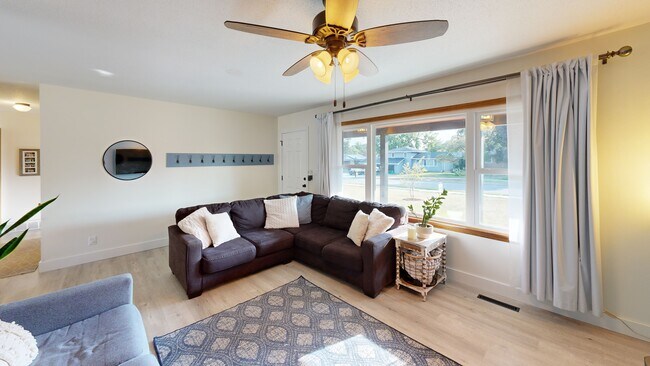 1705 Reed St, Grinnell, IA 50112 - photo 3