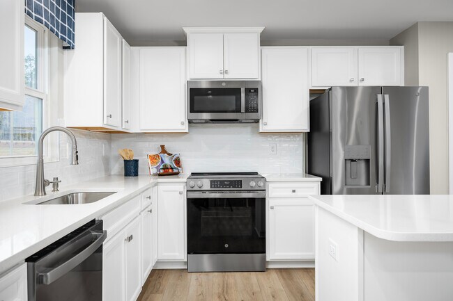 8190 W Danube Loop unit 37546349, New Kent, VA 23124 - photo 3