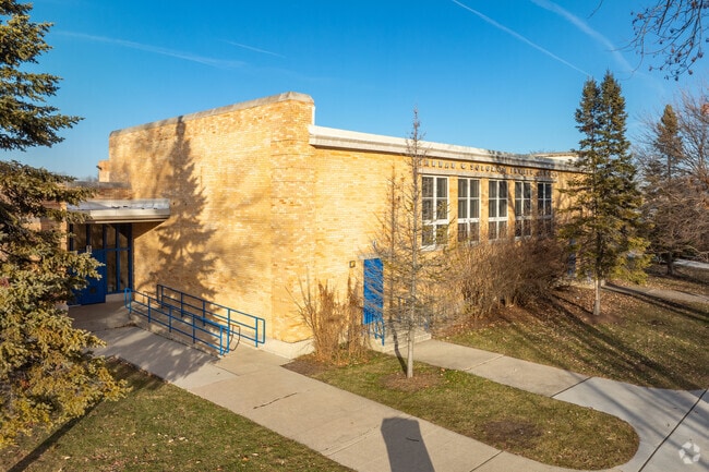 Solomon Elementary School has a student population of 366.