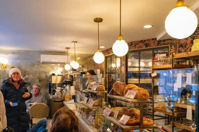 Elephantie Bakery is a local shop home to delicious treats and warm drinks located near Woodbury-Maplewood in the downtown area of Portsmouth.