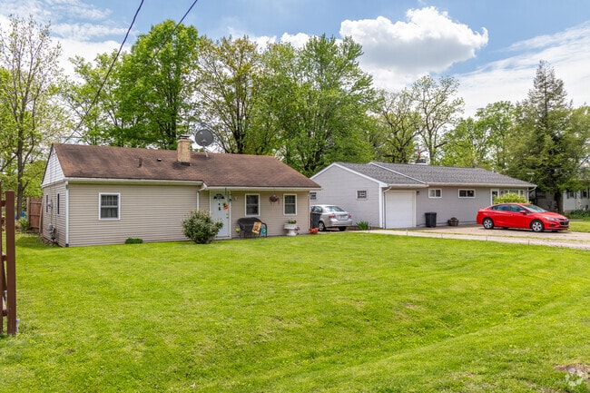 The median home in Mayfield was constructed in 1949.
