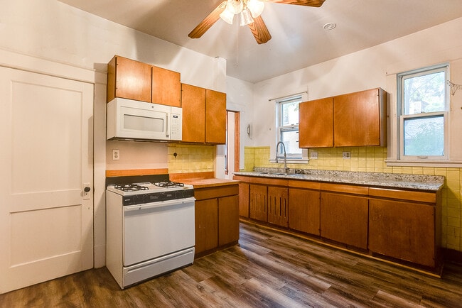 1651 Minnehaha Ave W, Saint Paul, MN 55104 - photo 3