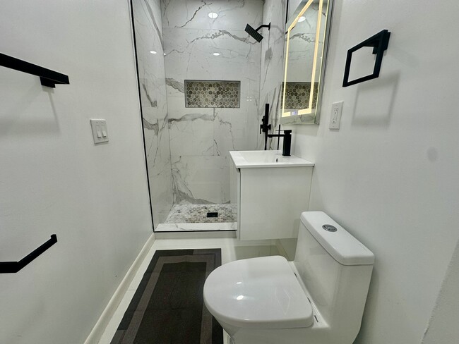 1360 NW 132nd St unit side efficiency, Miami, FL 33167 - photo 4