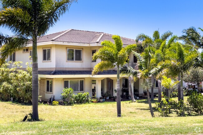 Makawao homes display varied architecture and design details.