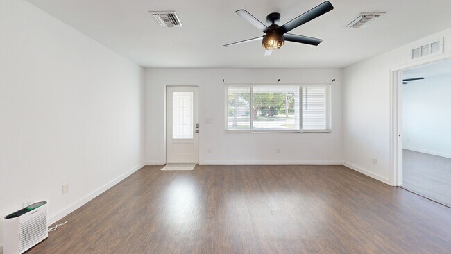 3BR, 2BA - 1,677SF