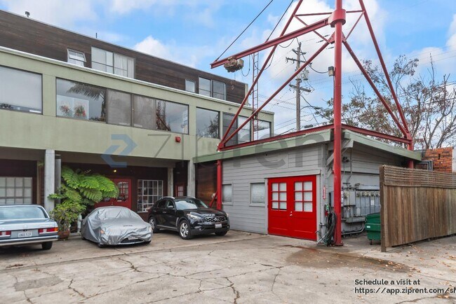 3016 Filbert St, Emeryville, CA 94608 - photo 5