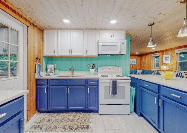 2 Kentwood Rd, Raymond, ME 04071 - photo 5