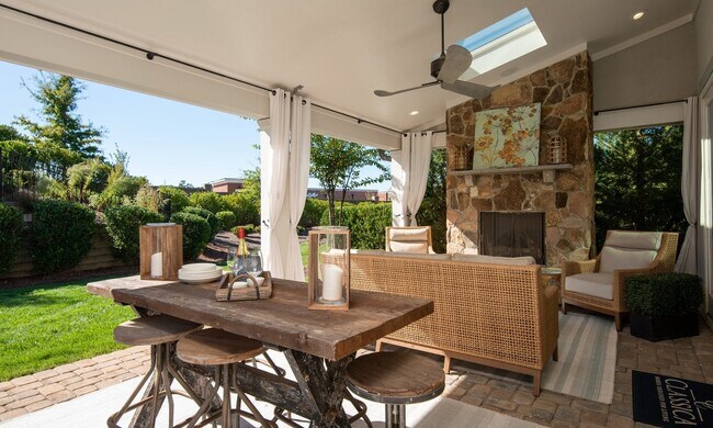 2026 Thatcher Way unit 36478745, Fort Mill, SC 29715 - photo 2