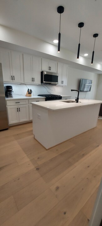 808 12th St NE, Washington, DC 20002