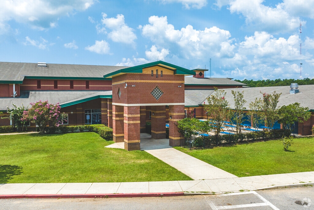 Alma Bryant High School serves students throughout Irvington, AL.