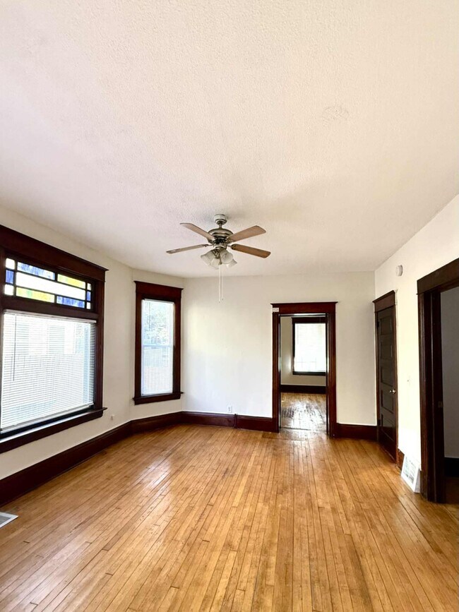 585 Case Ave Unit 1, Saint Paul, MN 55130