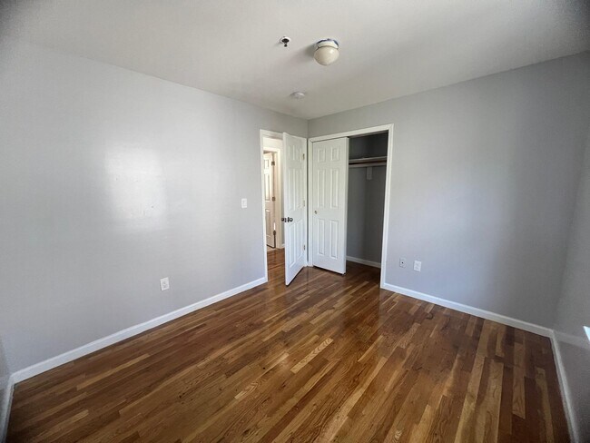 28 Kent St unit 2, Newark, NJ 07108 - photo 5