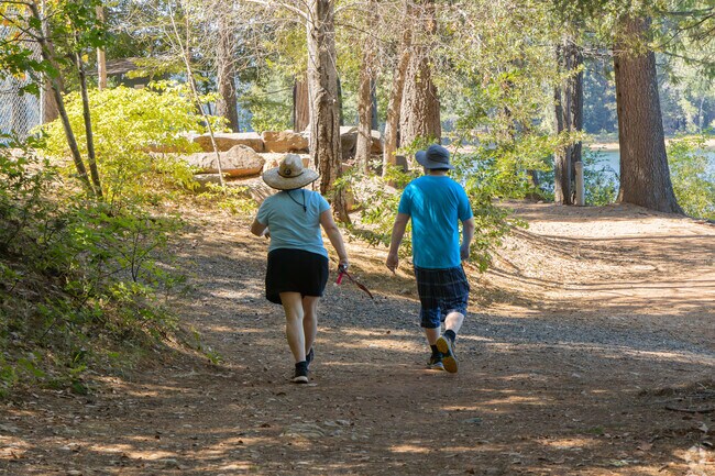 Lake Paradise is home to several hiking trails.