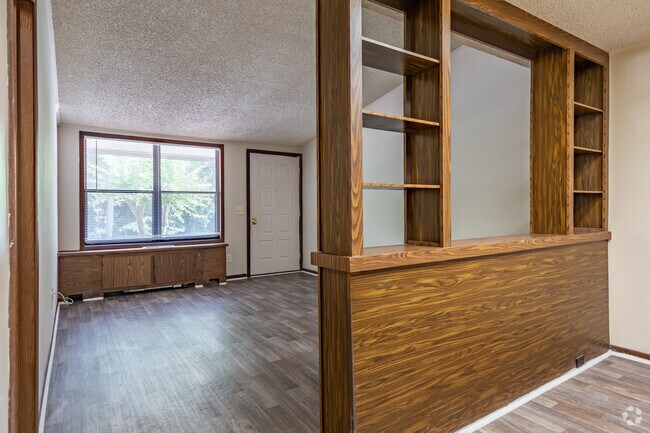 1BR, 1BA - 576SF
