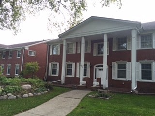 915 Neff Rd Unit 2, Grosse Pointe, MI 48230