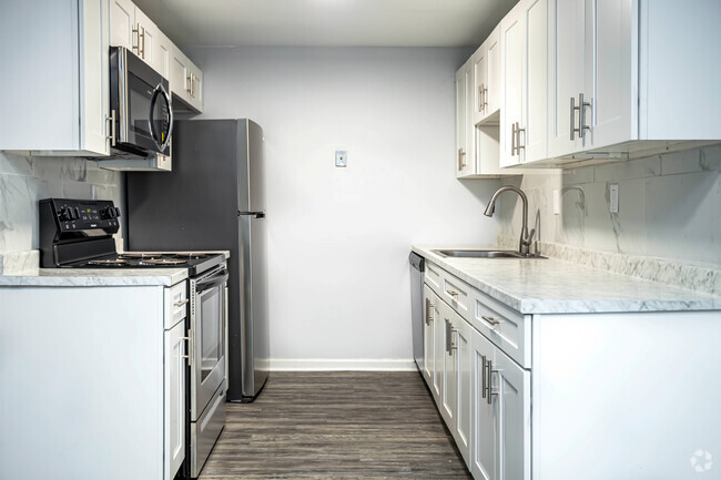 2BR , 1BA - 1000 SF