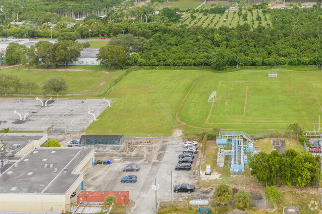 Redland Middle School in Homestead, FL has wonderful amenities for students.