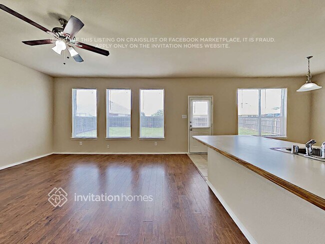 1000 Pebblecreek Dr, Burleson, TX 76028 - photo 5