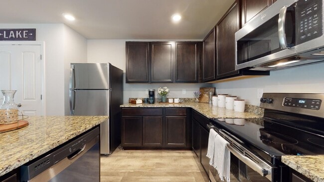 103 Garden Walk, West Point, GA 31833 - photo 4