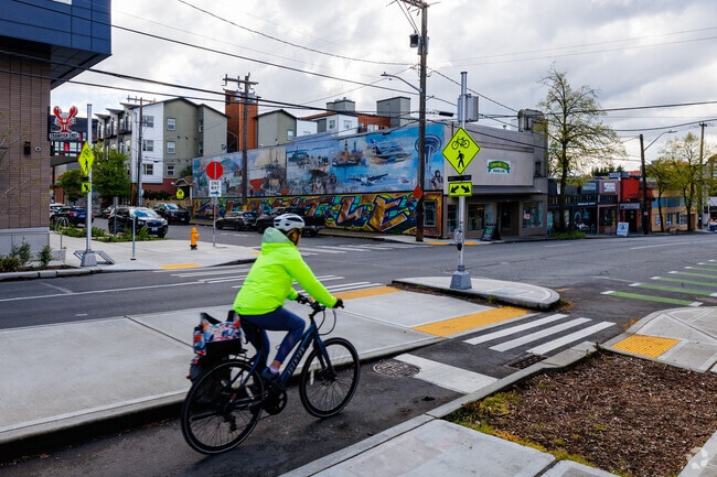 It's easy to get in and around Roosevelt thanks to dedicated bike lanes and many crosswalks.