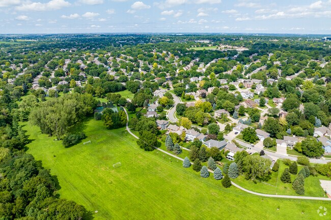 Fountain Hills-Pacific Meadows is a beautiful hillside suburb overlooking Pacific Meadows Park.