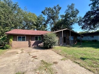 708 8th St, Barling, AR 72923
