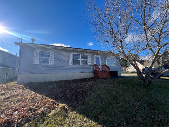 17 Judith St, Lewiston, ME 04240 - photo 3