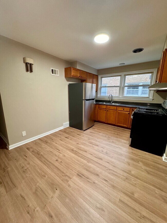9126 Keating Ave unit 2B, Skokie, IL 60076 - photo 4