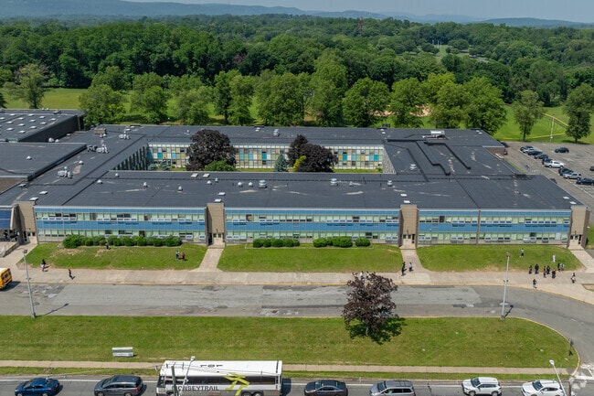 Ramapo High School earns a B-minus from Niche.