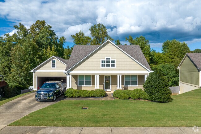 You'll find homes in Lundy Chase with attached car garages.