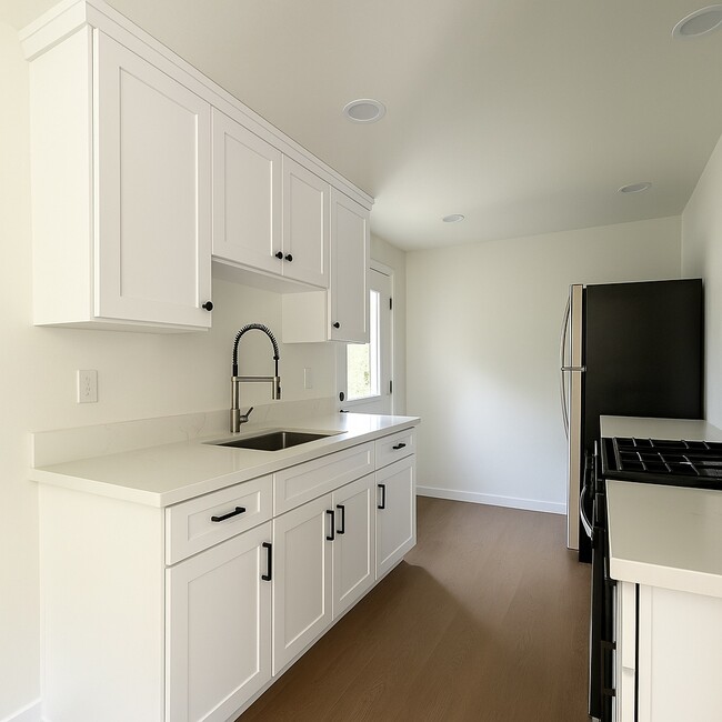 4210 1/2 Portola Ave, Los Angeles, CA 90032 - photo 3