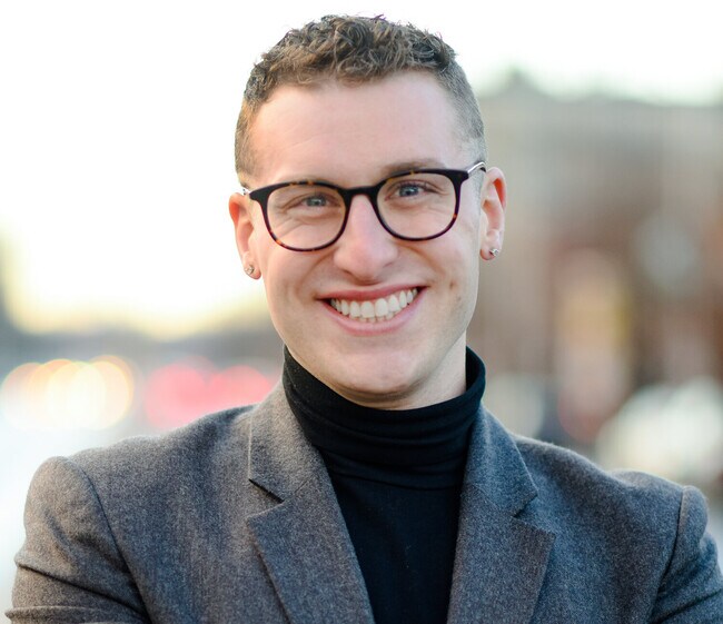 Agent Photo