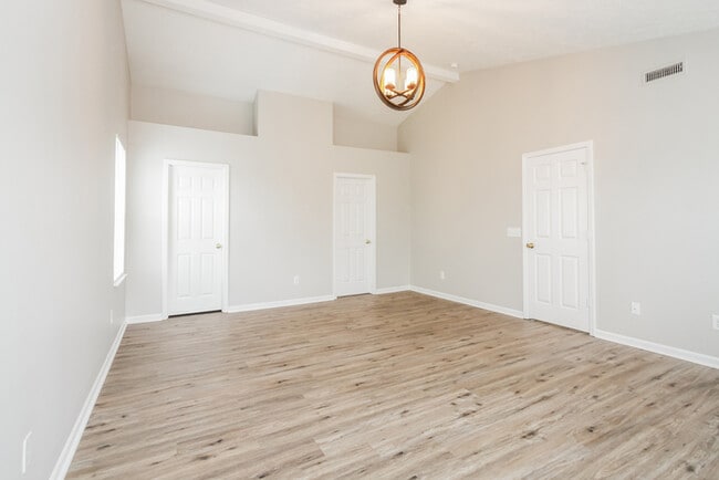 6913 W Briar Park View, New Palestine, IN 46163 - photo 5