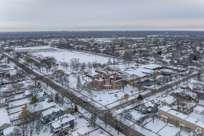 Crown Park offers quiet streets and classic homes in a northern Chicago suburban setting.