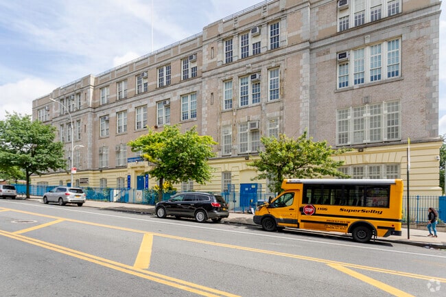 Woodstock: Bronx Middle School Success Academy has a great curriculum in Longwood.