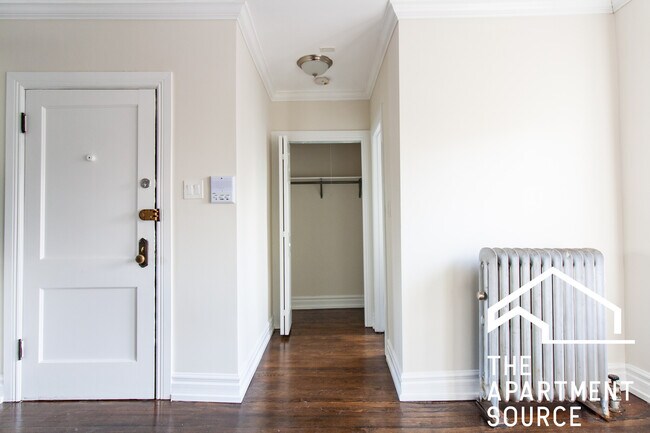 1056 W Lill Ave unit 2, Chicago, IL 60614 - photo 6