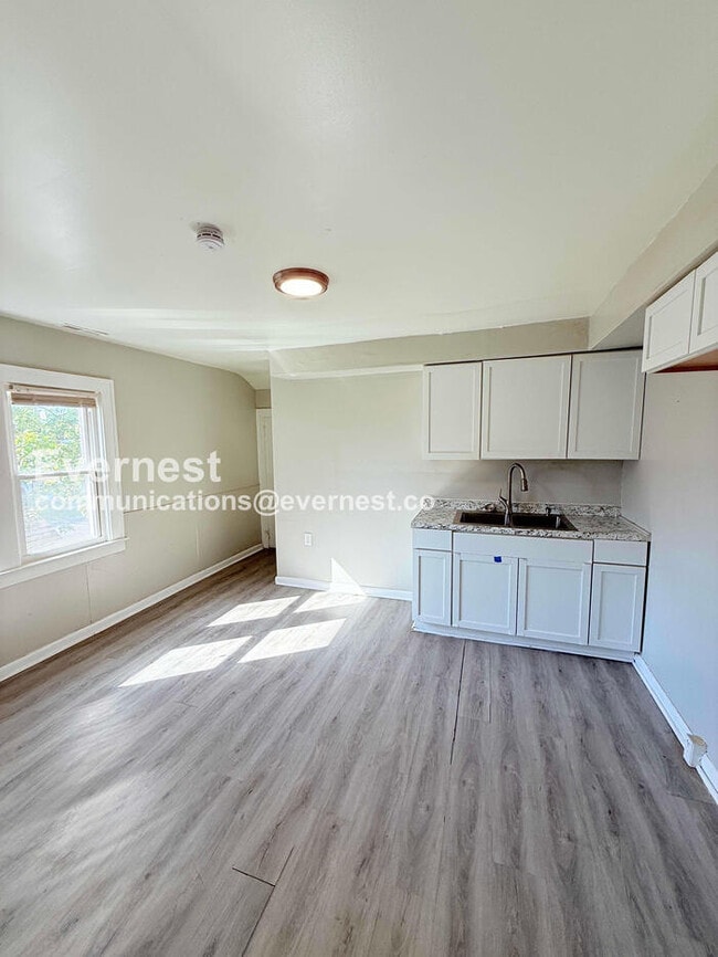 5513 Somerset Ave, Detroit, MI 48224 - photo 2