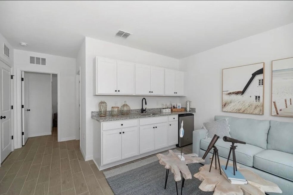 590 Dream Ave SE, Palm Bay, FL 32909 - photo 1