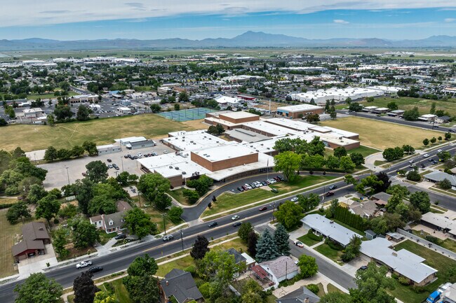 Mount Logan Middle School has a student-teacher ratio of 22-1.