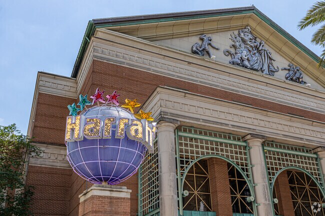 Harrah’s Casino has 115,000 square feet of gaming space in the New Orleans CBD.