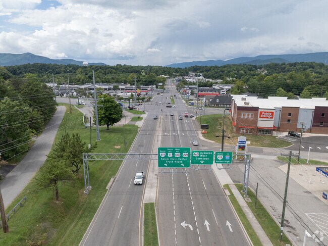The major interstates run through Wilmont connecting the neighborhood to downtown.