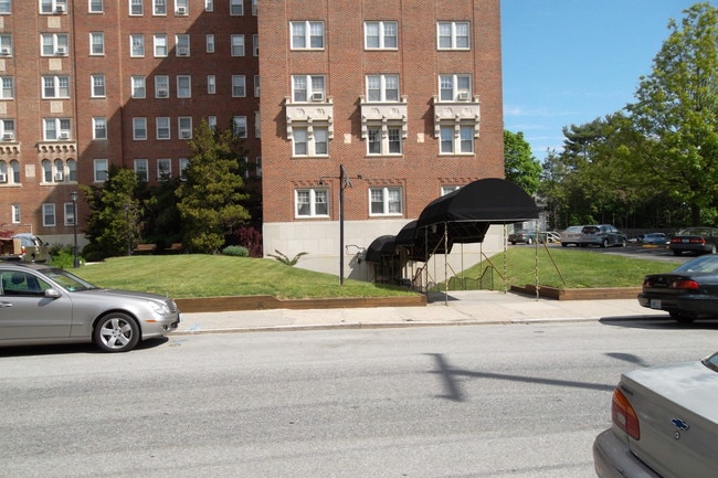 Wayland Manor Apartments, Providence, RI 02906 - photo 4