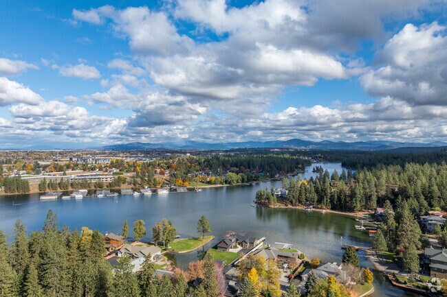 The South Shore neighborhood is located about a fifteen minute drive to downtown Coeur d'Alene.