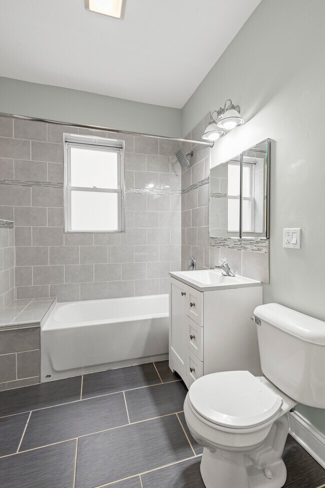 3751 W Irving Park Rd unit 1, Chicago, IL 60618 - photo 5
